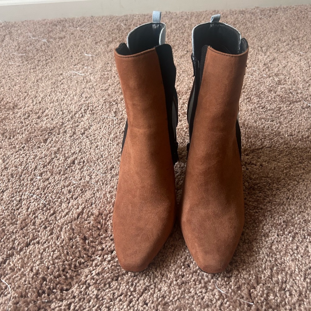 Multi colored heeled Booty